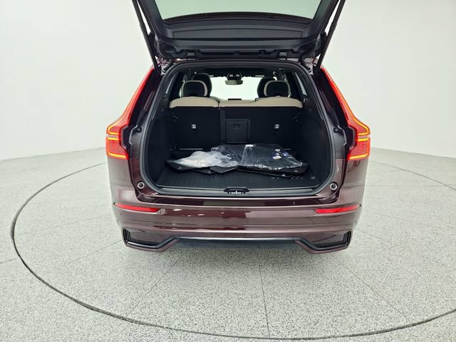 New 2026 Volvo XC60 B5 Plus w/ Climate Package AWD/4WD image 15
