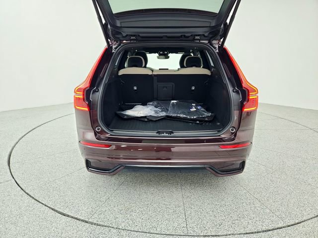 New 2026 Volvo XC60 B5 Plus w/ Climate Package image 15