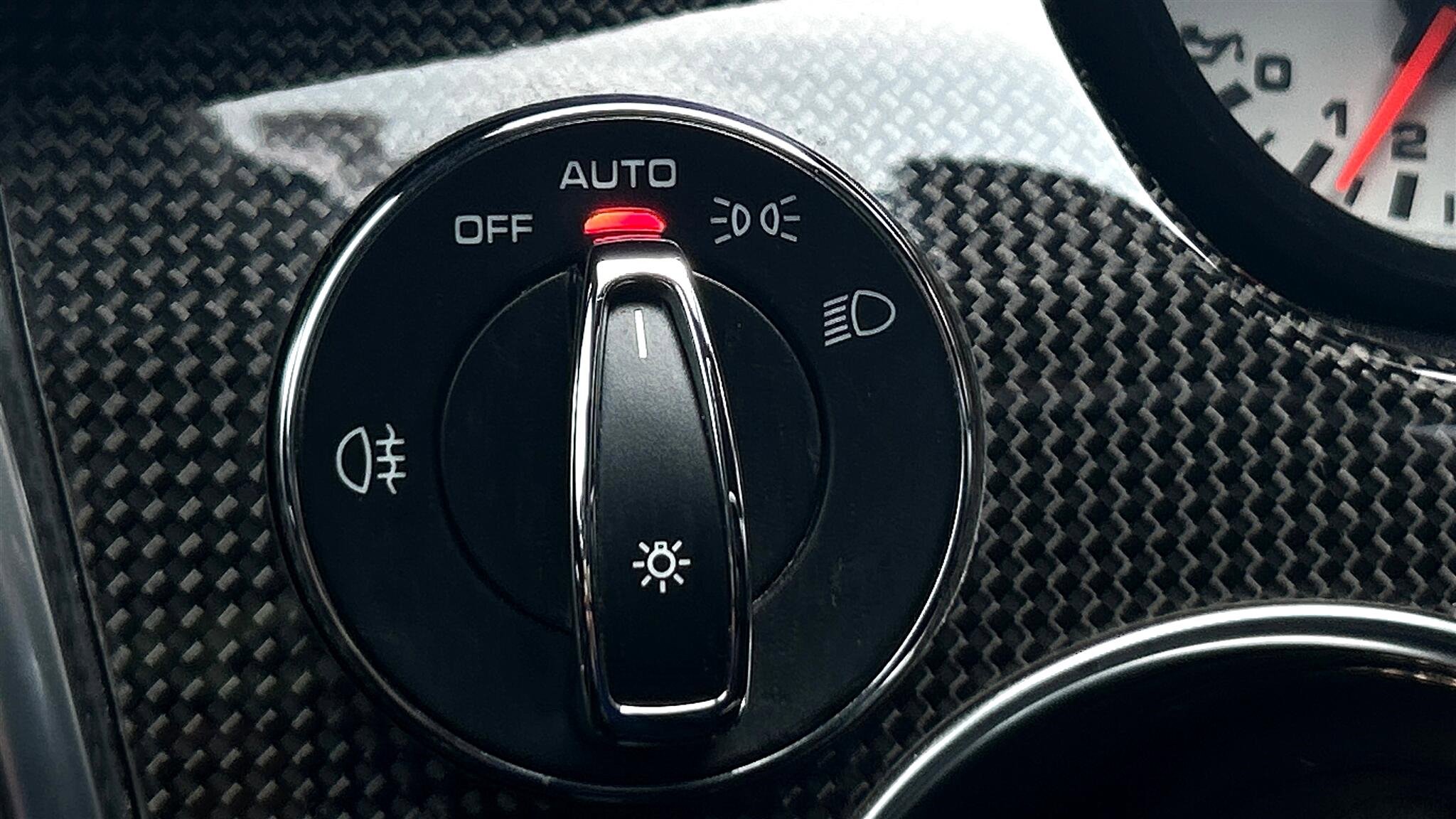 Used 2015 Porsche Panamera 4S image 21