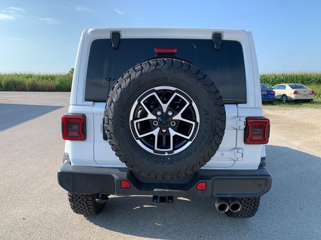 Used 2021 Jeep Wrangler Unlimited Sahara AWD/4WD image 6