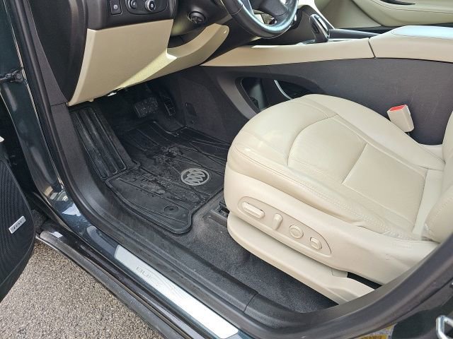 Used 2020 Buick Enclave Premium w/ Surround and Sites Package image 12