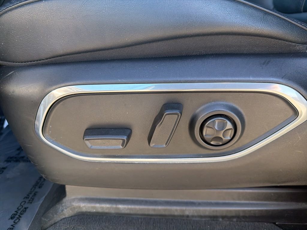 Used 2024 Jeep Wagoneer L Series III w/ Flexible Seating Group AWD/4WD image 16