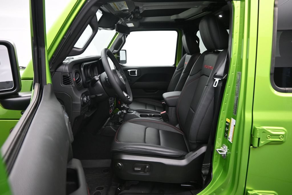 Used 2025 Jeep Wrangler Unlimited Rubicon AWD/4WD image 23