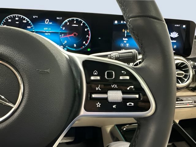 Used 2021 Mercedes-Benz GLB 250 4MATIC image 19