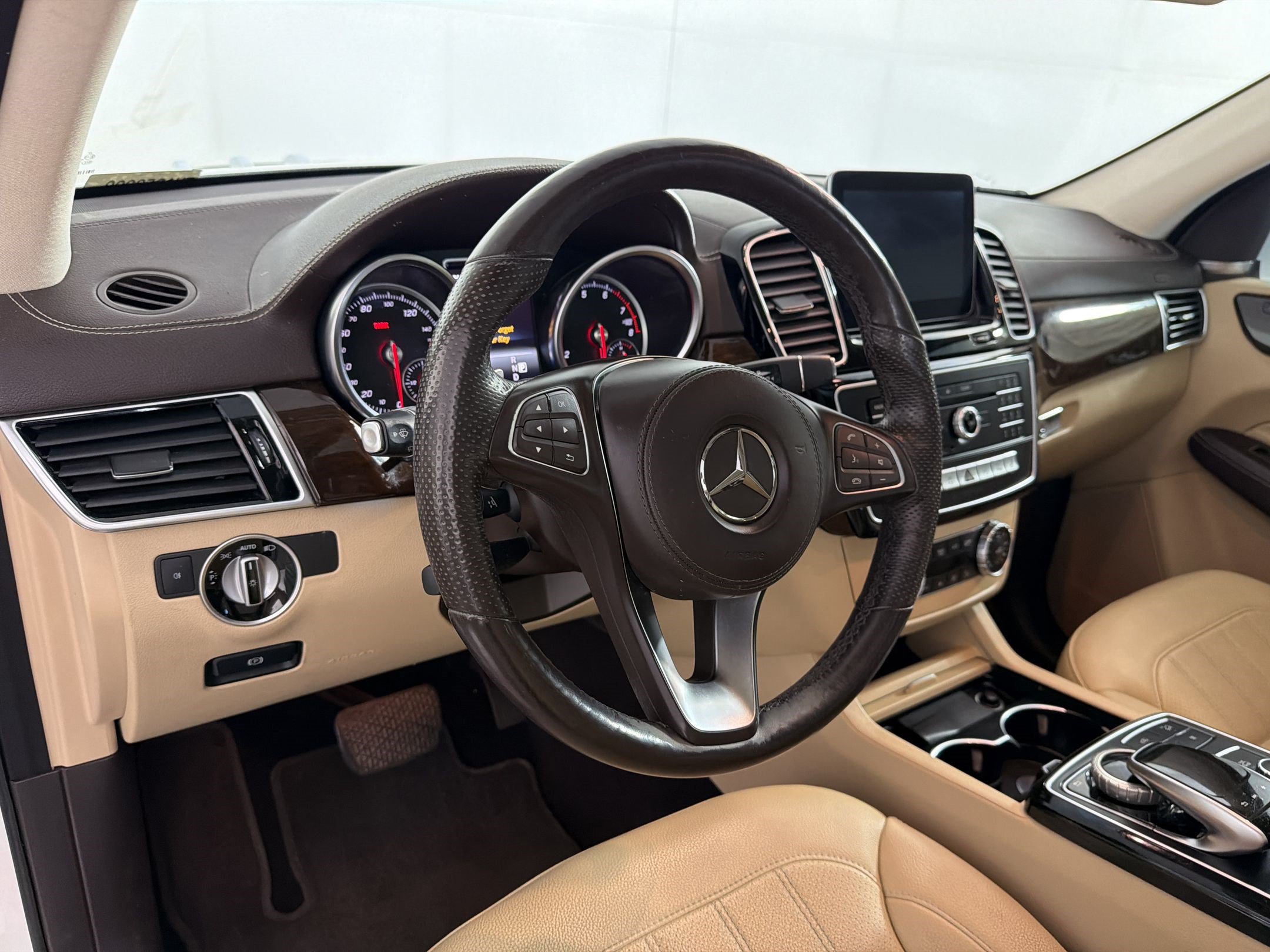 Used 2017 Mercedes-Benz GLS 450 4MATIC image 4