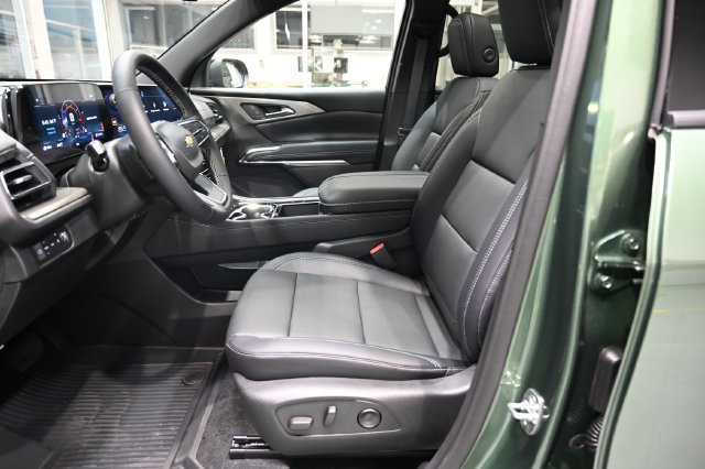 New 2027 Chevrolet Traverse LT w/ LPO, Floor Liner Package AWD/4WD image 9