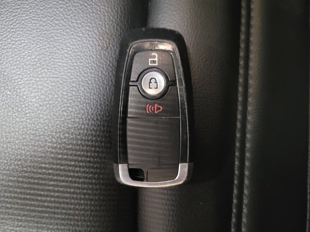 Used 2023 Ford Edge SEL image 32