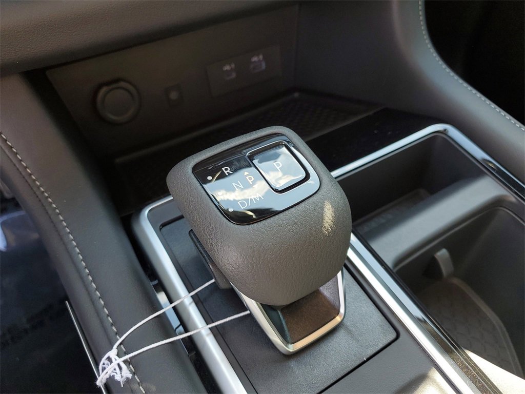 New 2025 Nissan Pathfinder SL image 16