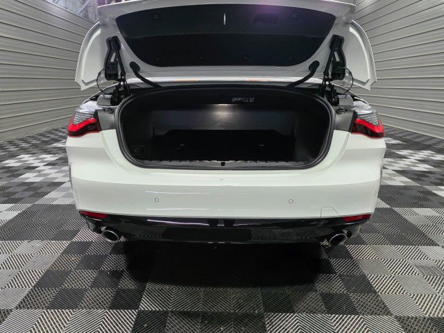 Used 2024 BMW 430i xDrive Convertible w/ Convenience Package image 33