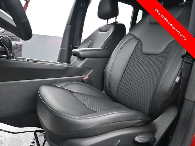 New 2026 Jeep Compass Latitude image 11