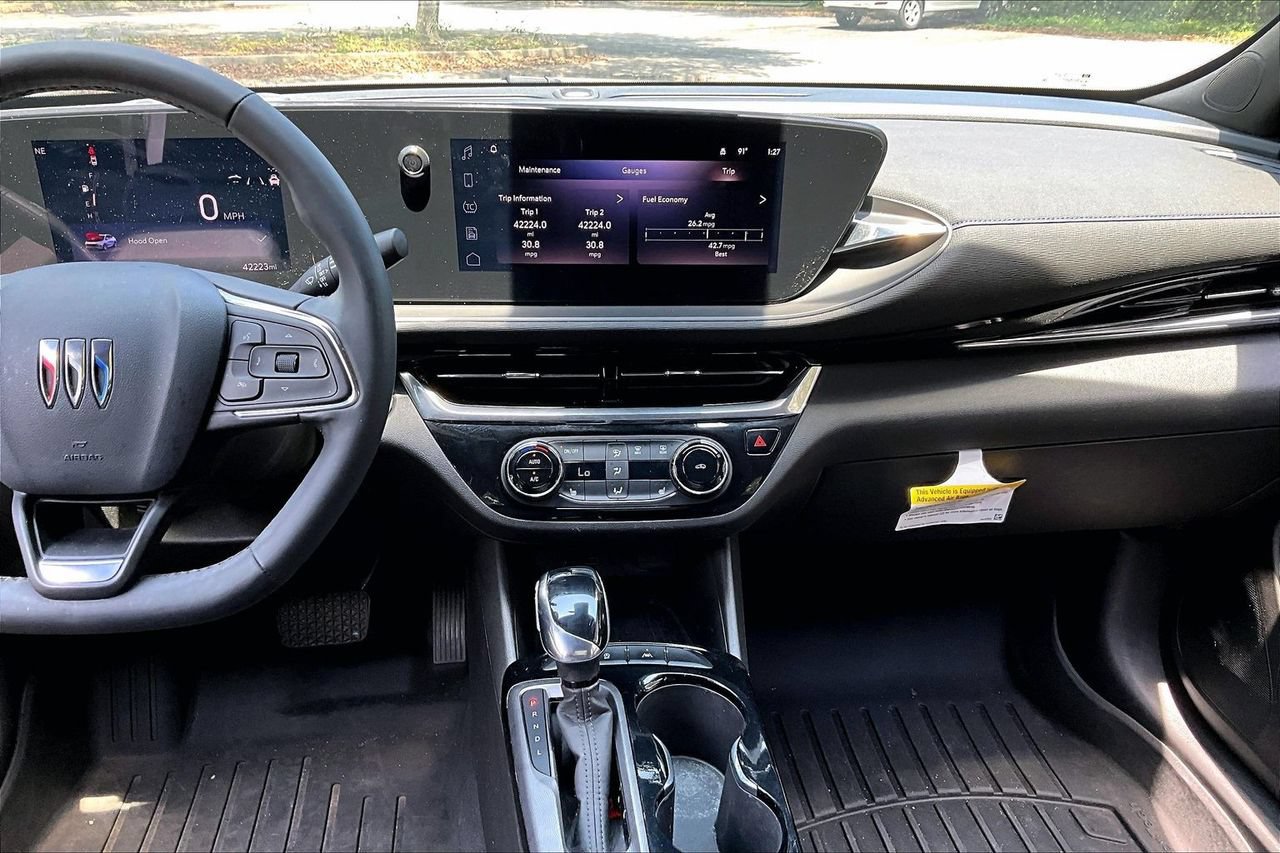 Used 2025 Buick Envista Sport Touring w/ Experience Buick Package FWD image 9