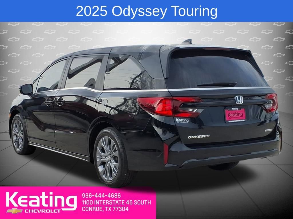 Used 2025 Honda Odyssey Touring image 2