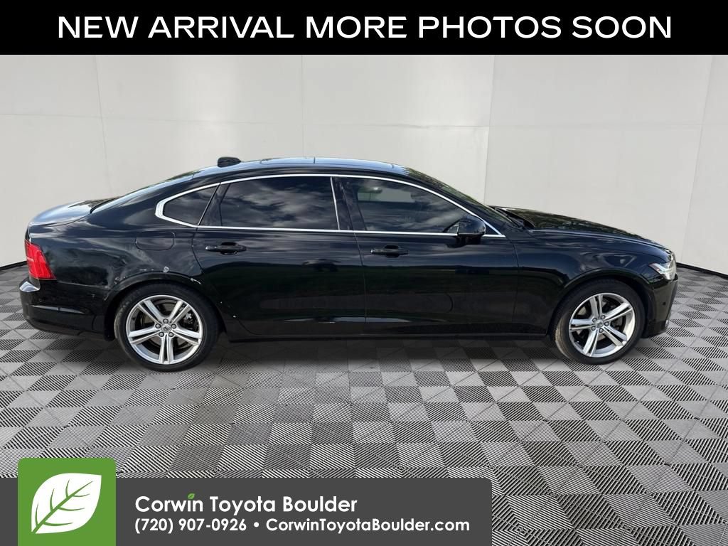 Used 2018 Volvo S90 T5 Momentum w/ Convenience Package FWD image 9