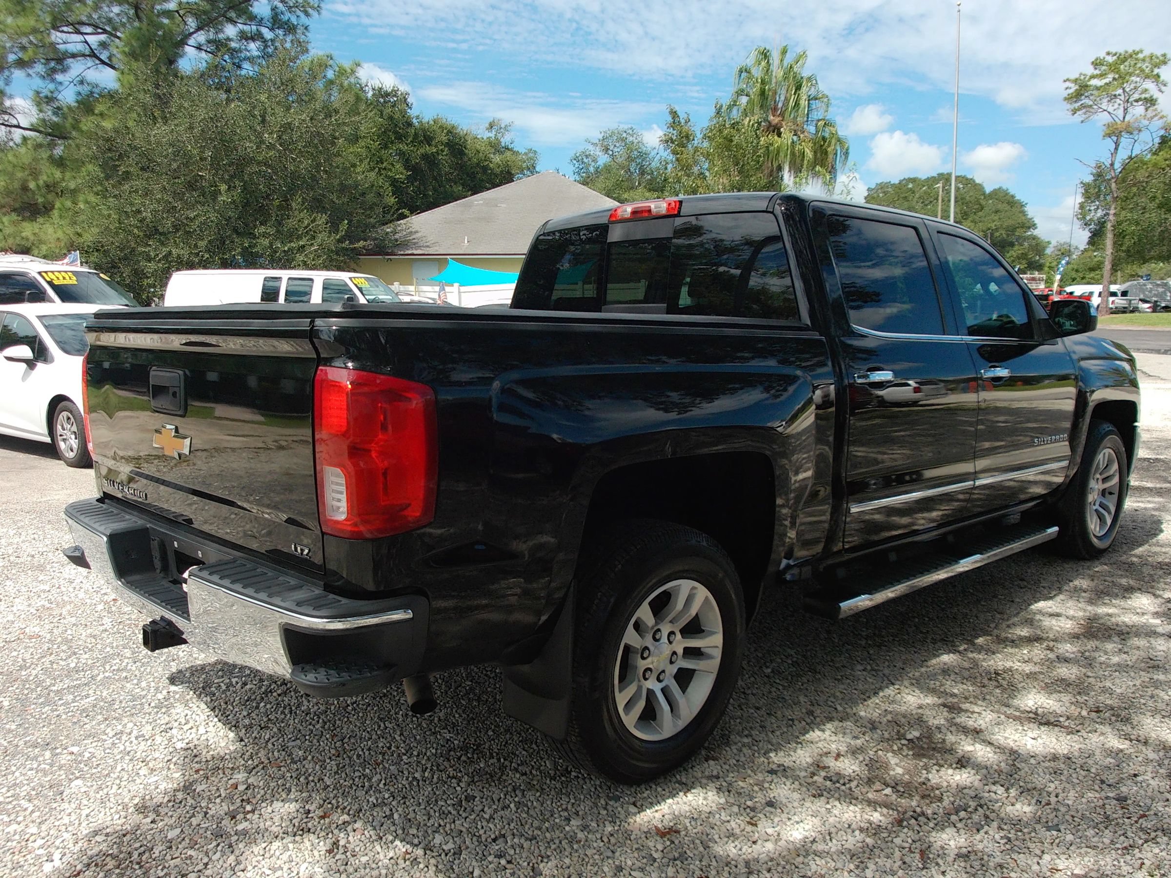 Used 2018 Chevrolet Silverado 1500 LTZ RWD image 5