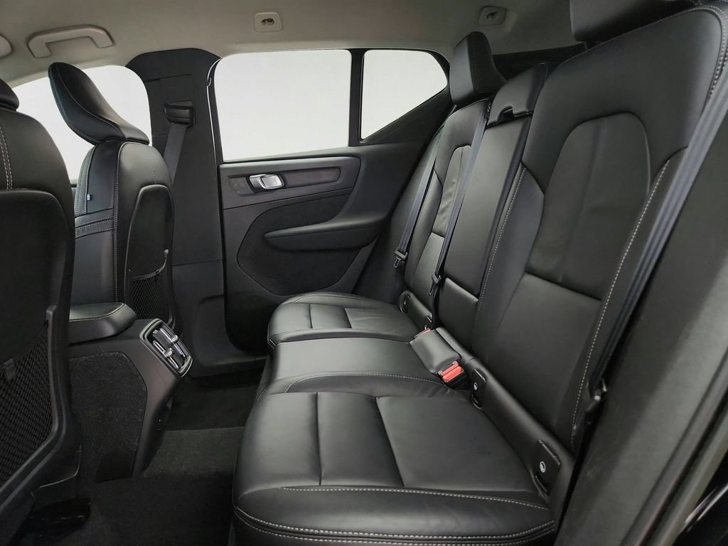 Used 2022 Volvo XC40 T5 Momentum AWD/4WD image 24