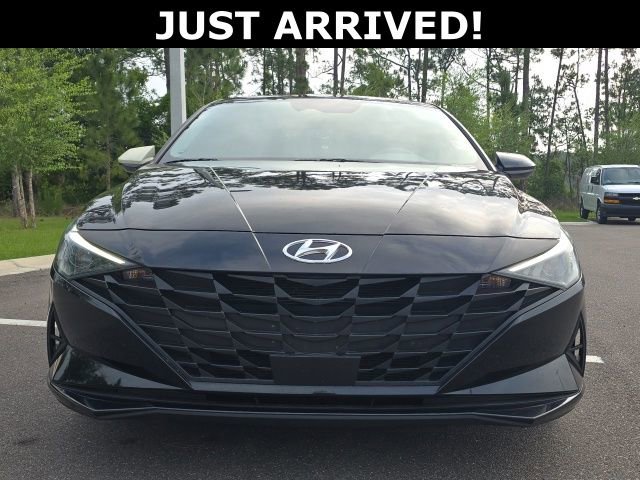 Used 2023 Hyundai Elantra SEL w/ Convenience Package FWD image 2