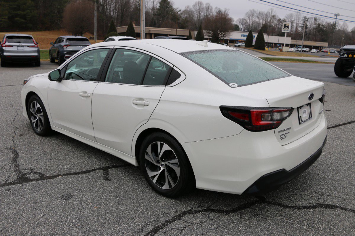 Used 2022 Subaru Legacy Premium image 3