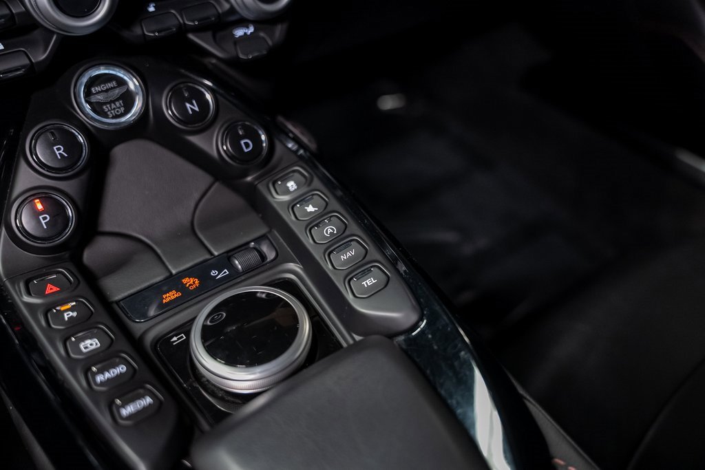 Used 2020 Aston Martin V8 Vantage Coupe image 47