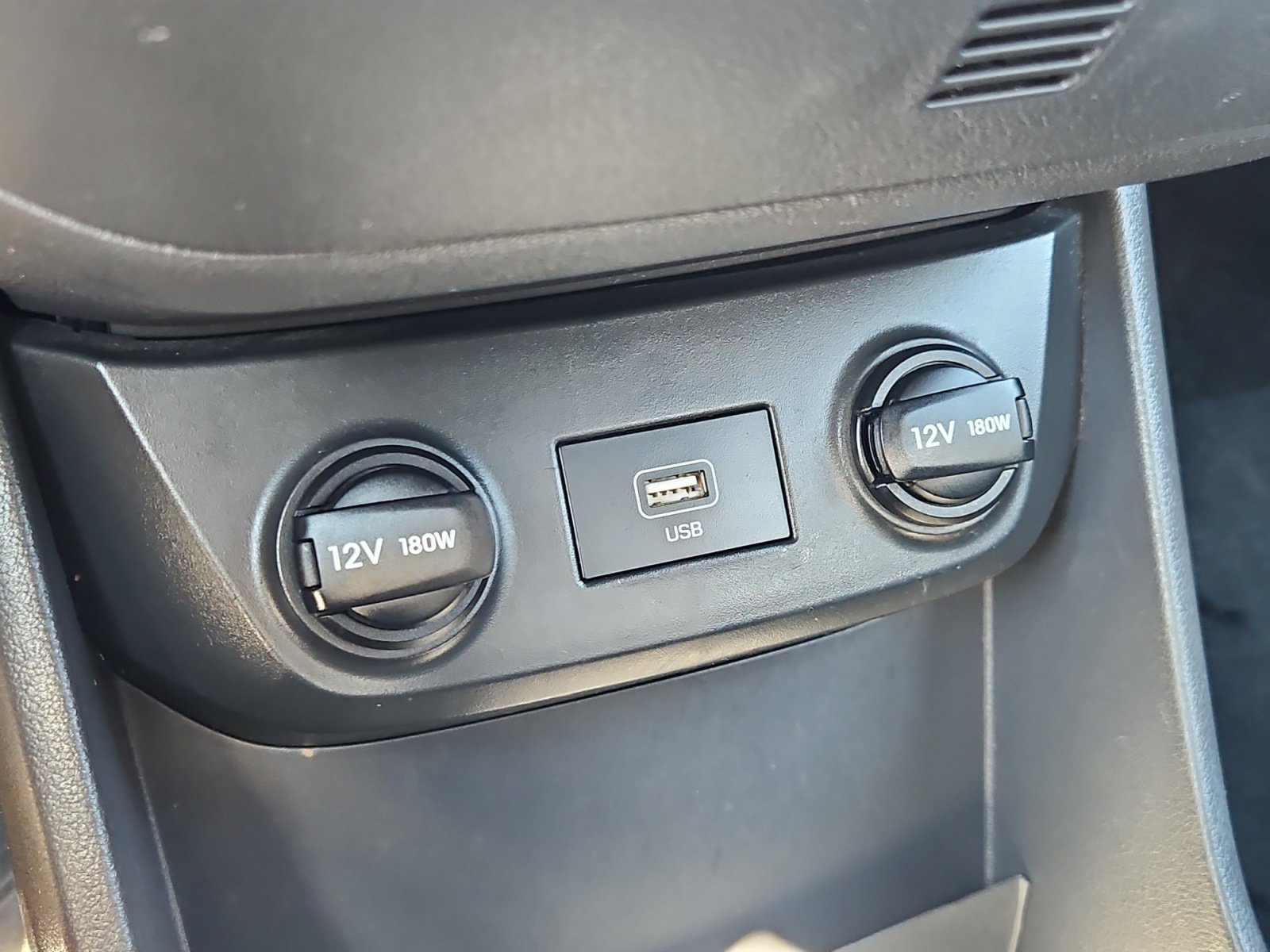 Used 2020 Hyundai Ioniq SE FWD image 20