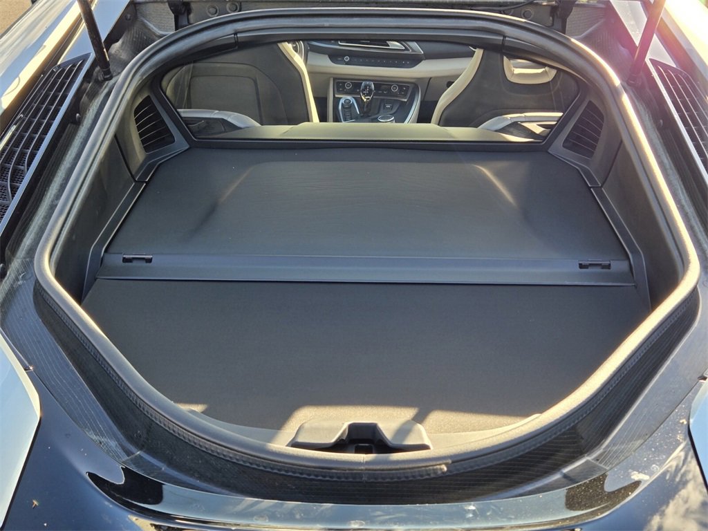 Used 2015 BMW i8 image 9