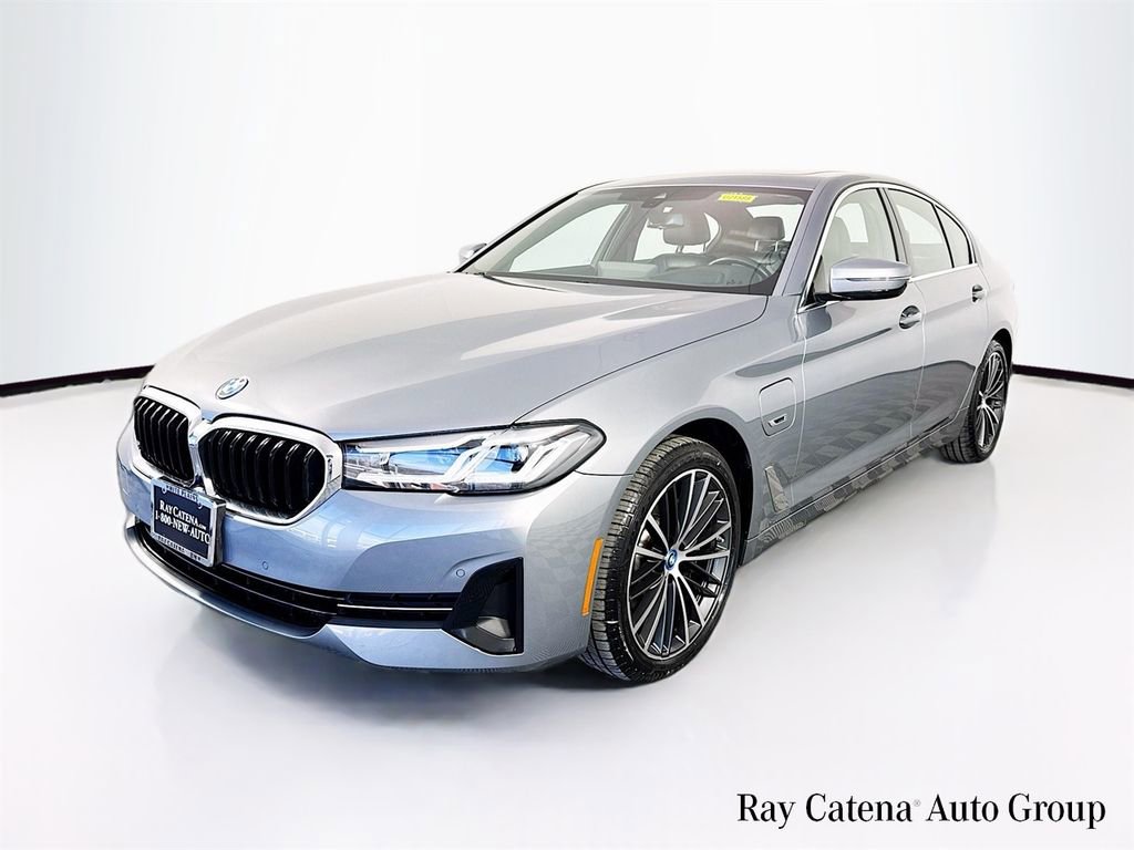 Certified 2023 BMW 530e xDrive w/ Premium Package image 3
