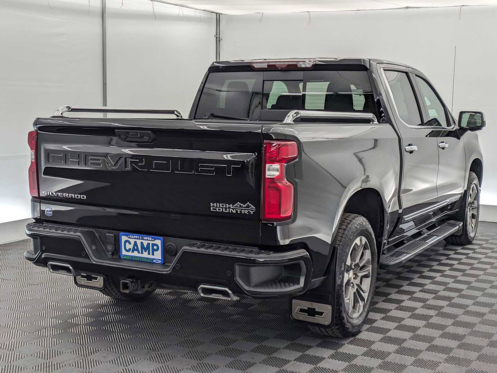 Used 2024 Chevrolet Silverado 1500 High Country w/ Technology Package AWD/4WD image 6