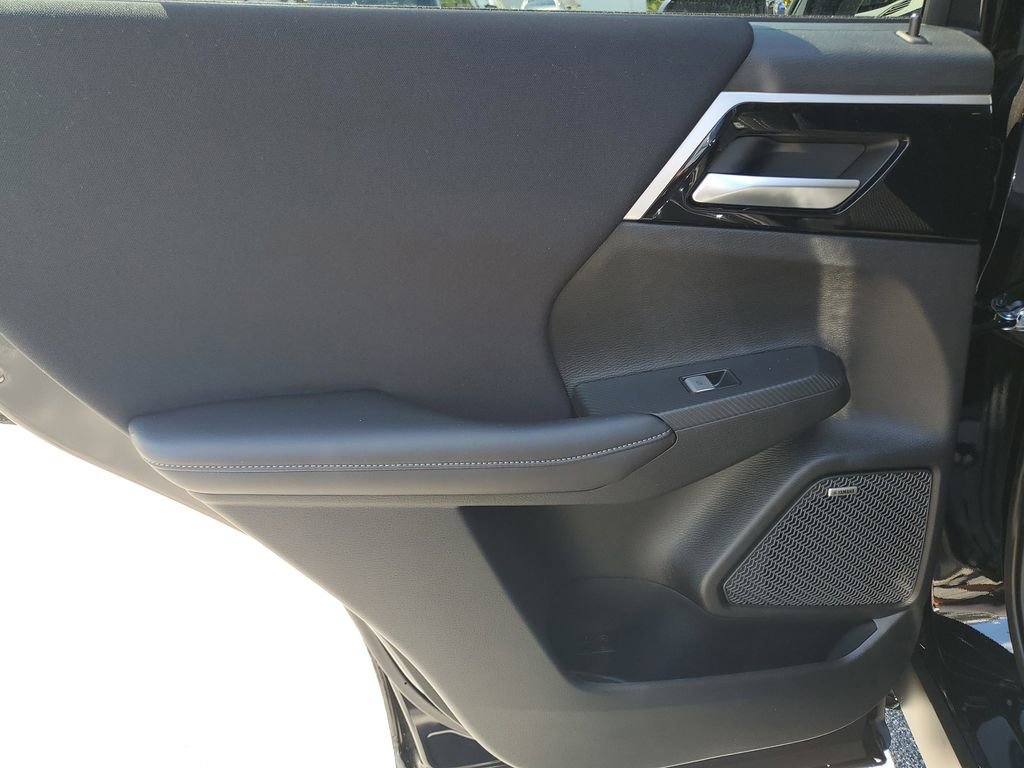 New 2026 Mitsubishi Outlander ES image 10