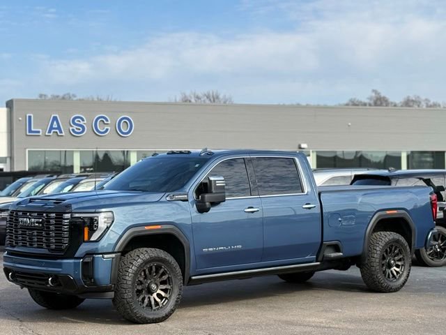 Used 2025 GMC Sierra 3500 Denali Ultimate AWD/4WD image 1