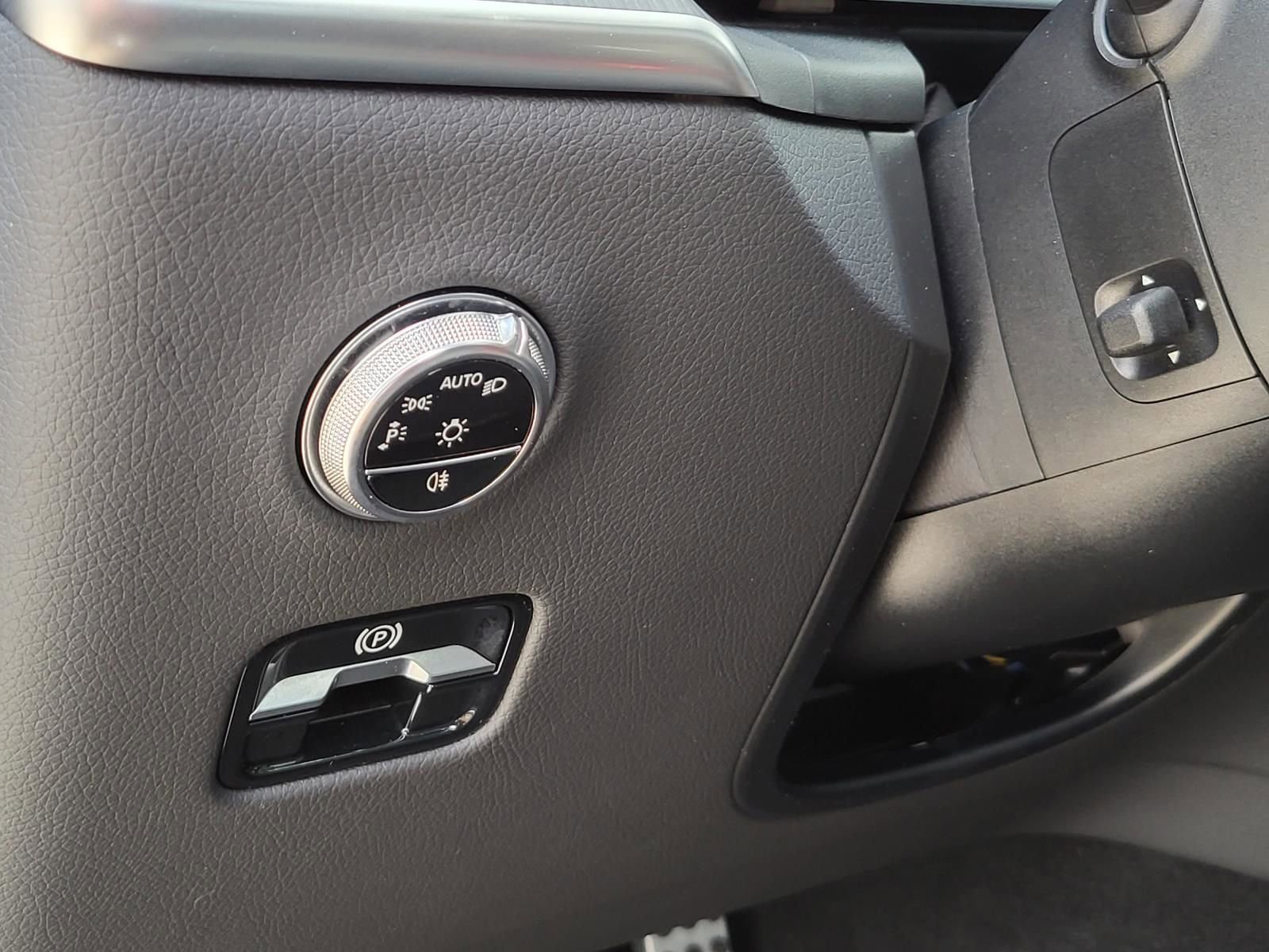 Used 2024 Mercedes-Benz GLC 43 AMG 4MATIC image 24