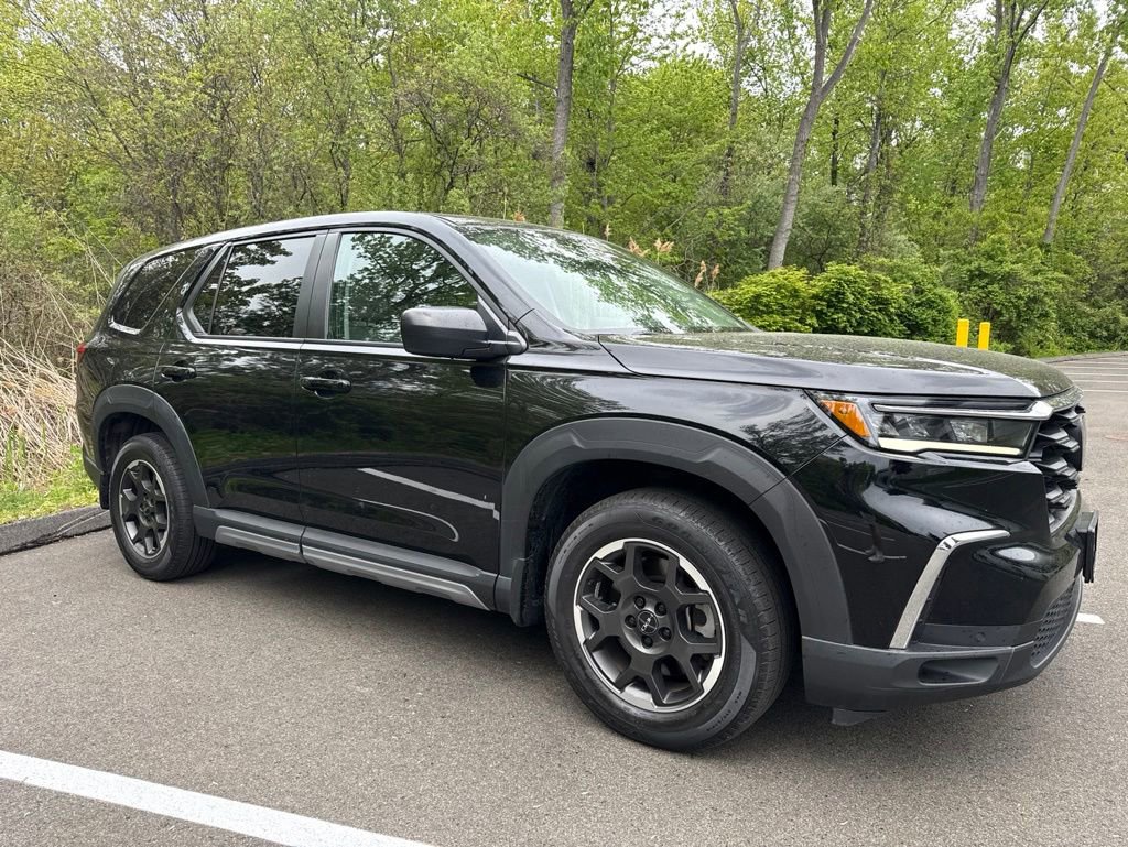Used 2023 Honda Pilot LX image 2