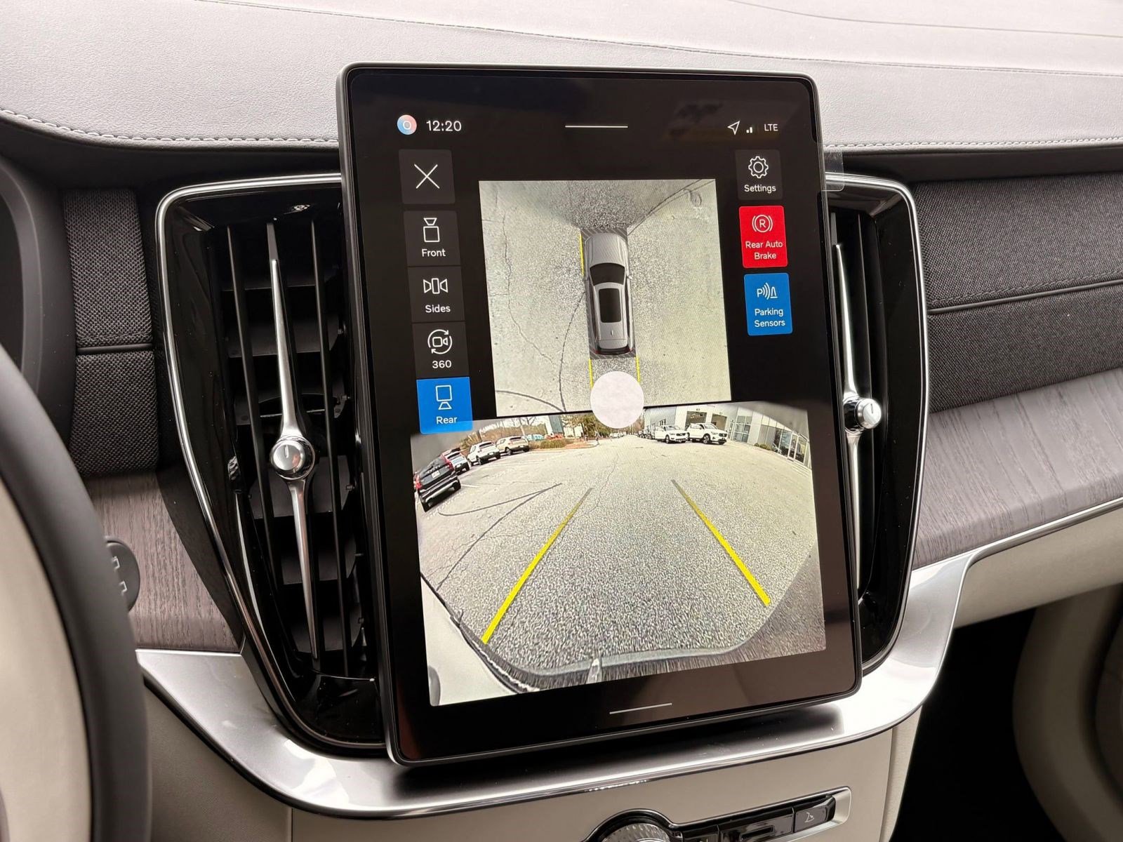 New 2026 Volvo XC90 B6 Ultra w/ Protection Package image 31