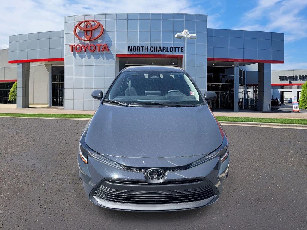 Used 2025 Toyota Corolla LE w/ LE Premium Package image 5
