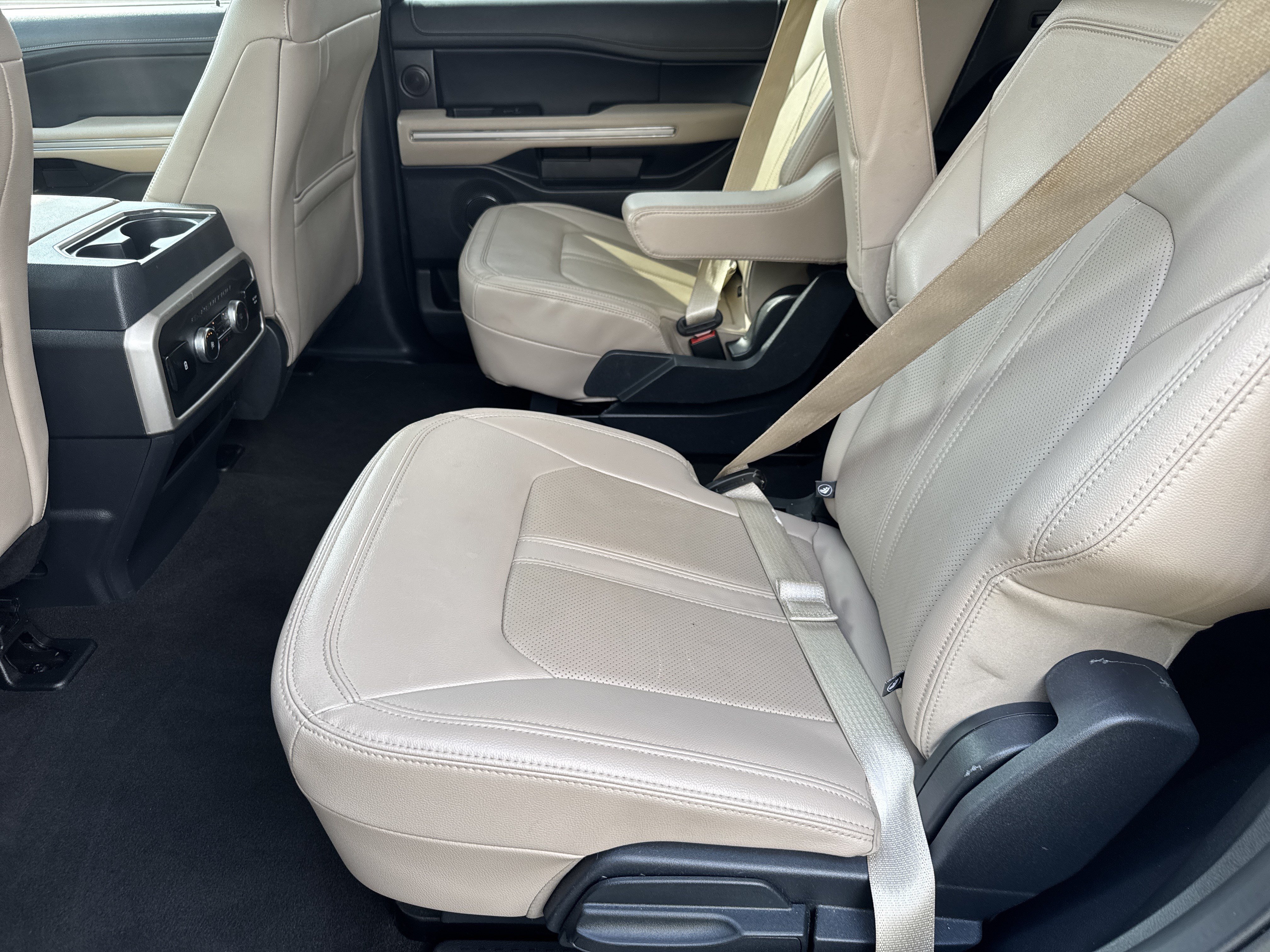 Used 2024 Ford Expedition Limited RWD image 11