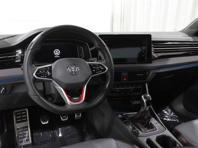 Used 2025 Volkswagen Jetta GLI Autobahn image 6