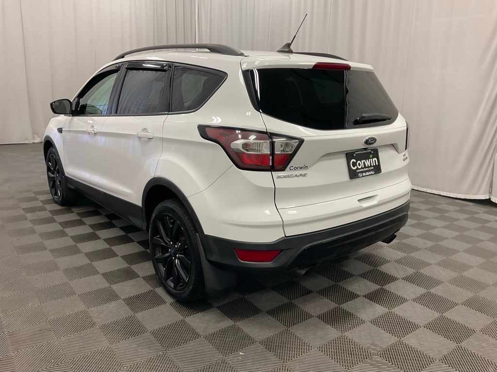 Used 2018 Ford Escape SE w/ SE Sport Appearance Package AWD/4WD image 4