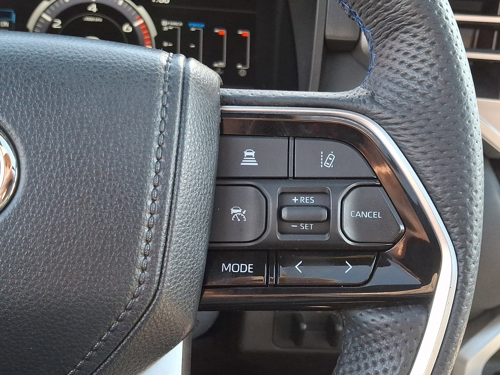 Certified 2024 Toyota Sequoia Platinum AWD/4WD image 24