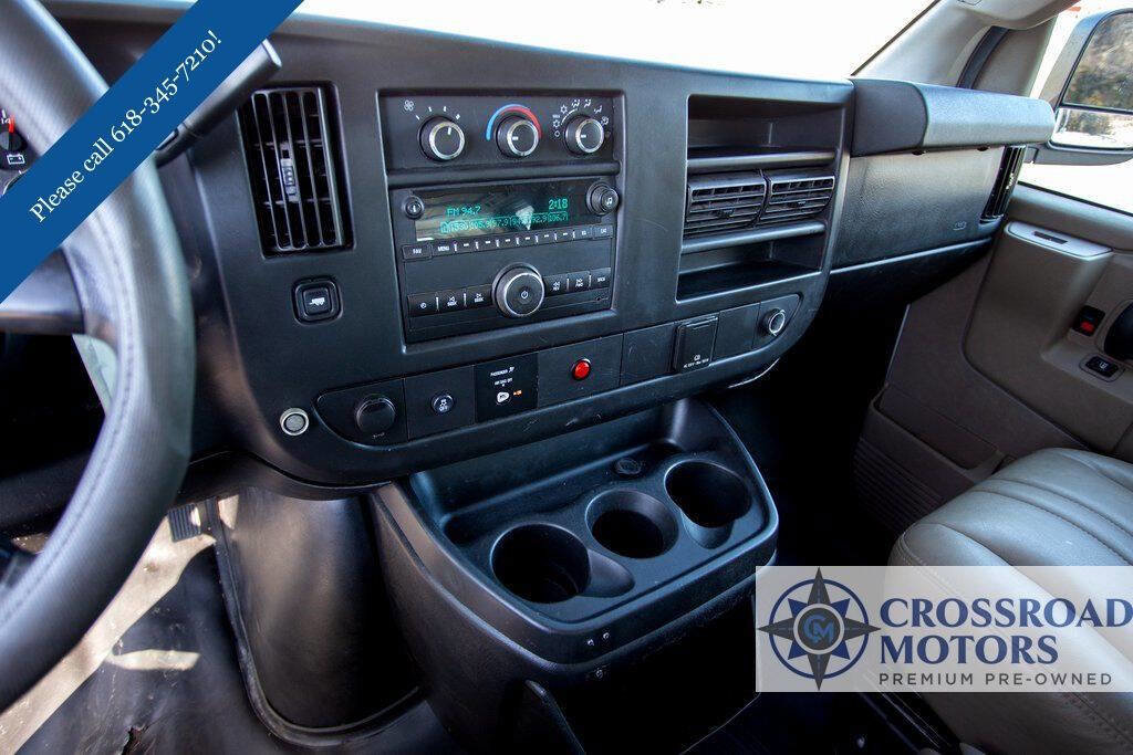 Used 2016 Chevrolet Express 2500 RWD image 21