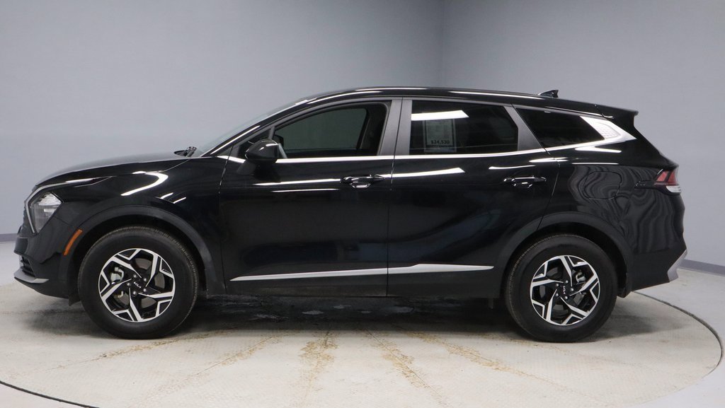 Used 2023 Kia Sportage LX image 8