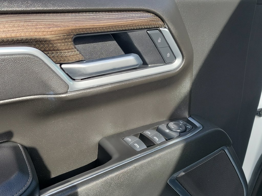 Used 2025 Chevrolet Silverado 1500 LT AWD/4WD image 20