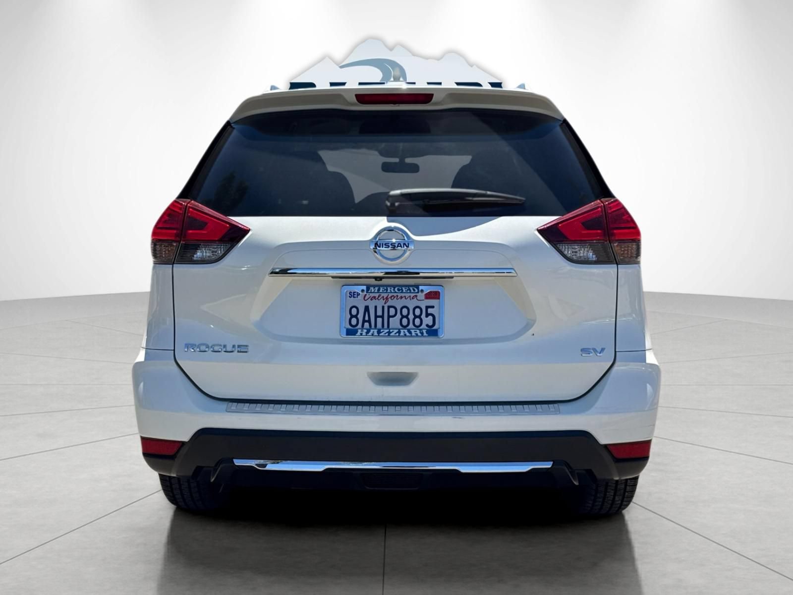Used 2017 Nissan Rogue SV FWD image 4