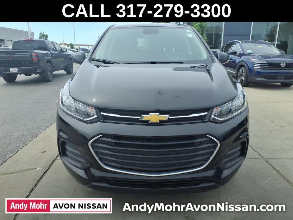 Used 2022 Chevrolet Trax LS w/ Tint and Cruise Package AWD/4WD image 3