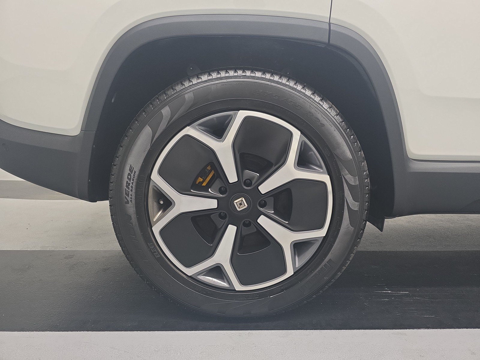 Used 2024 Rivian R1S Adventure AWD/4WD image 12