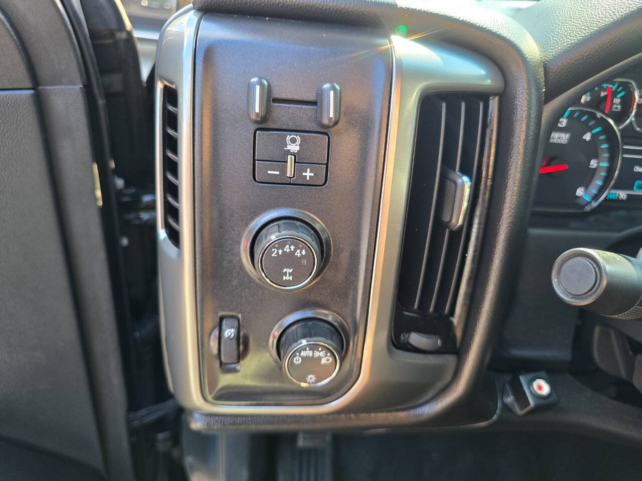 Used 2018 Chevrolet Silverado 3500 LT w/ Snow Plow Prep Package AWD/4WD image 14