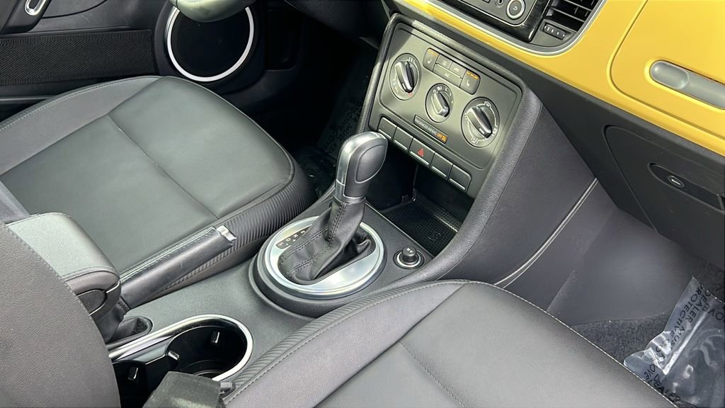 Used 2014 Volkswagen Beetle TDI image 14