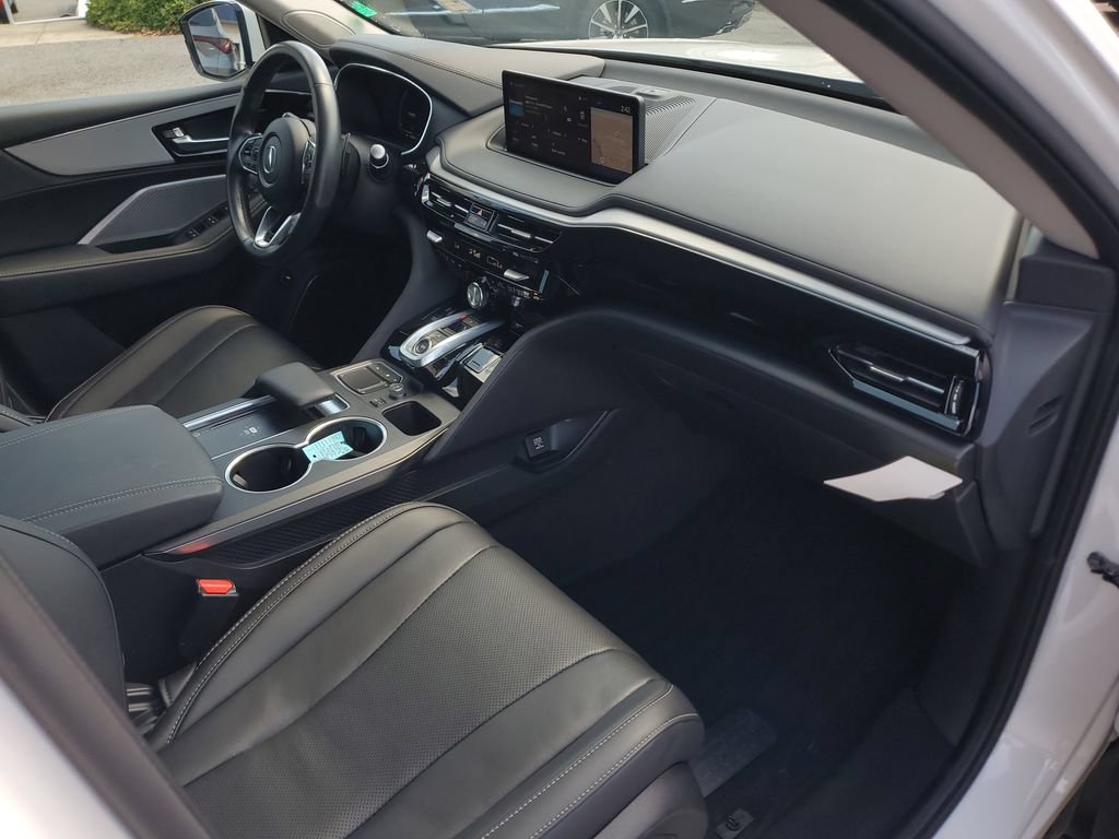 Certified 2024 Acura MDX w/ Technology Package FWD image 4