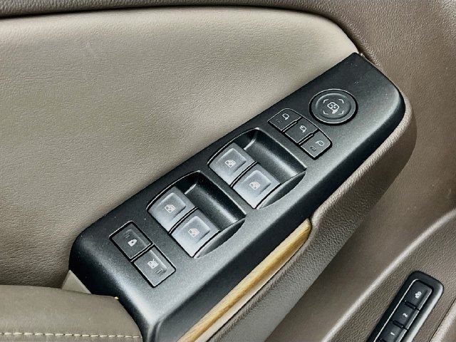 Used 2019 GMC Yukon XL Denali w/ Denali Ultimate Package AWD/4WD image 9