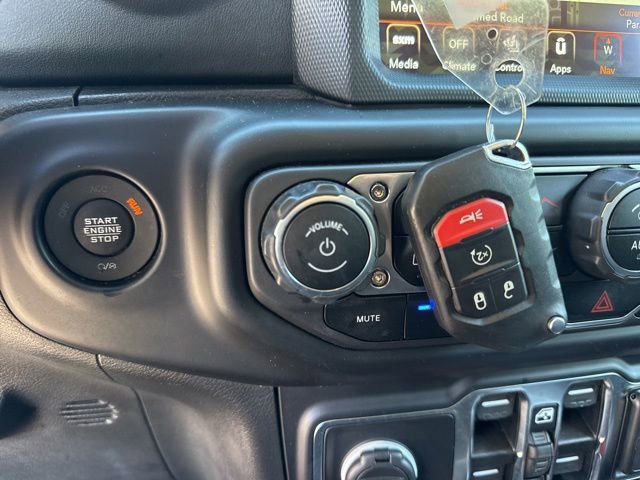 Used 2023 Jeep Wrangler Unlimited Sahara AWD/4WD image 39