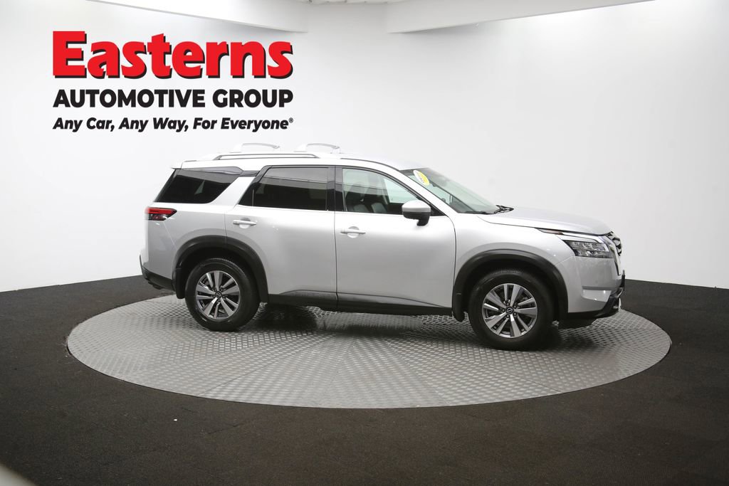 Used 2023 Nissan Pathfinder SL image 45