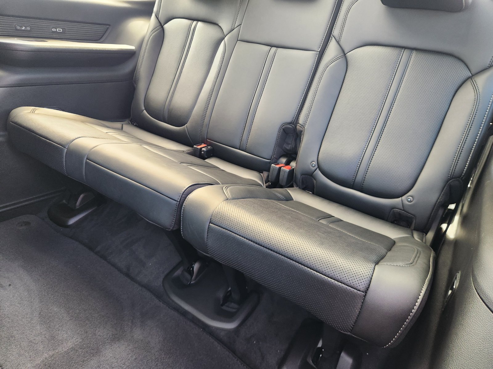 New 2026 Jeep Grand Wagoneer Limited AWD/4WD image 23