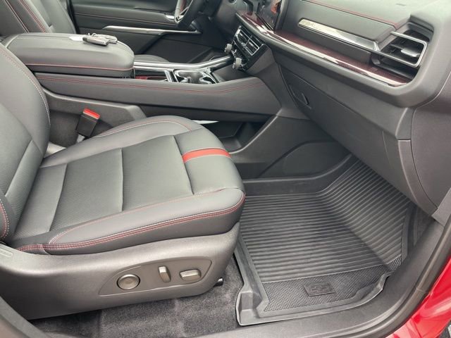 Certified 2025 Chevrolet Traverse RS w/ LPO, Floor Liner Package AWD/4WD image 35